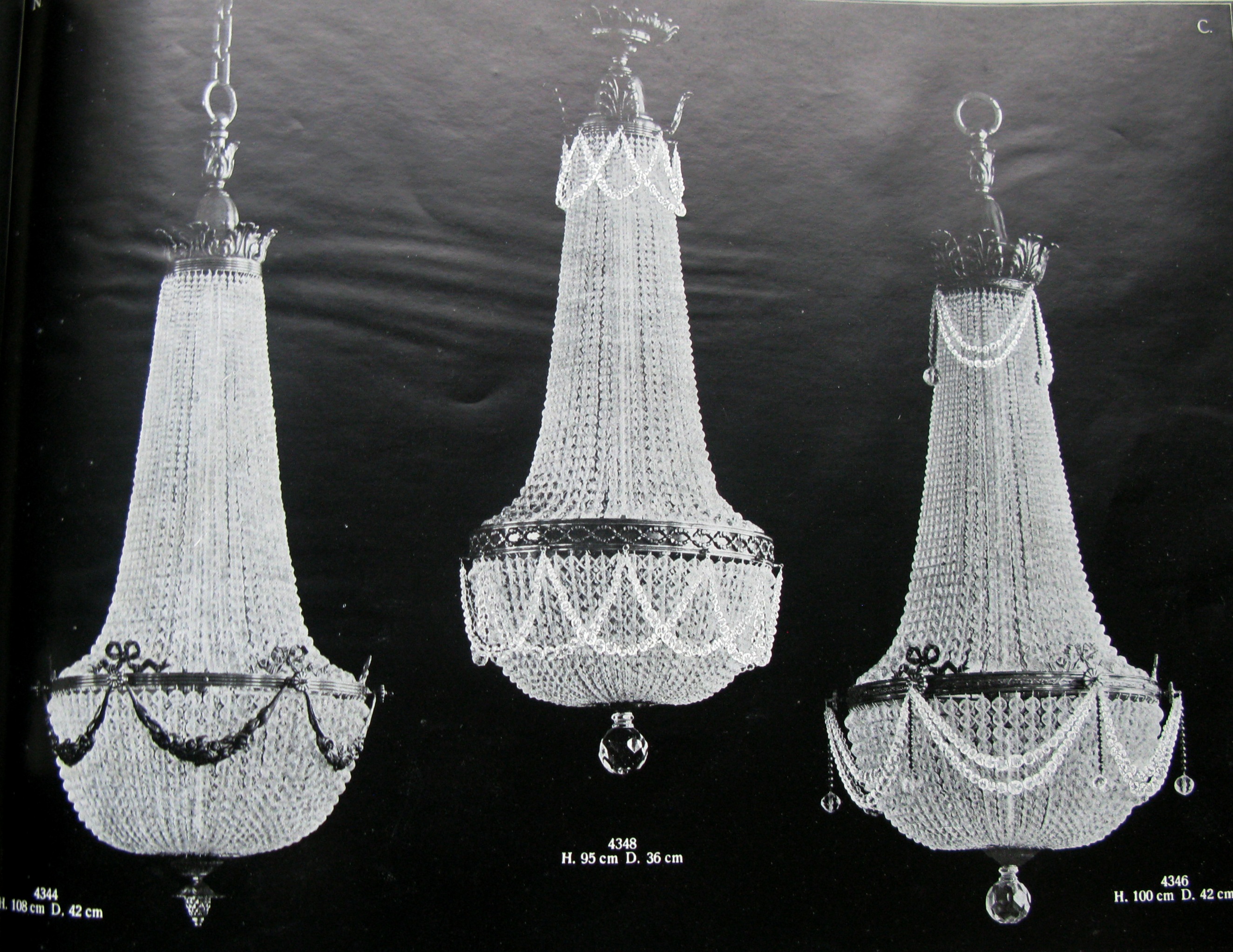Neumann & Co. The chandeliers from the catalogue of 1928 of the Ebersbach/Saxony factory. Reproduced from: Crystallerie und Beleuchtungskorper N.C.E.S., 1928, p. 370.