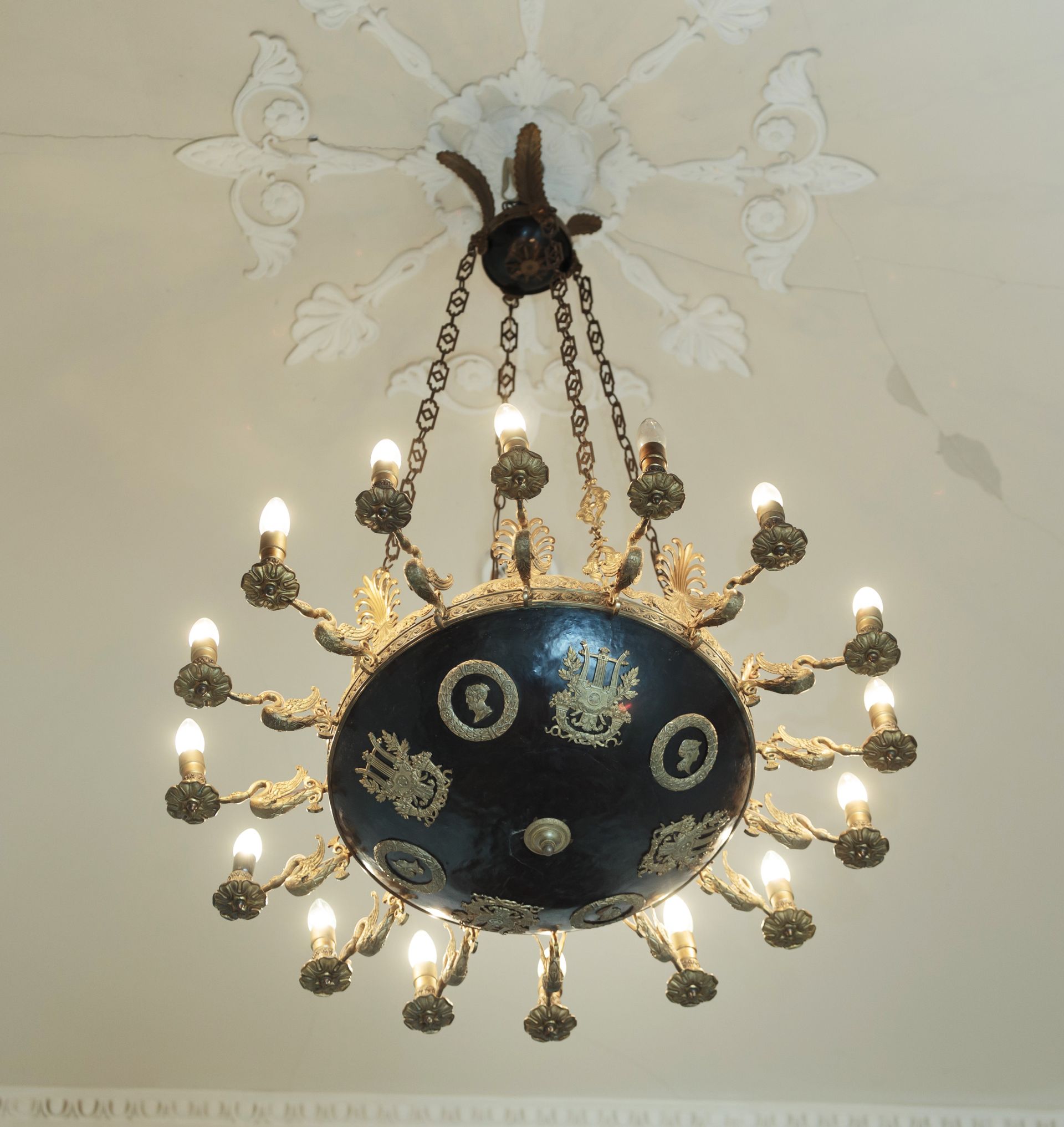 Chandelier, 1800–1829, Lithuanian National Museum of Art, TM-658. Photo by Tomas Kapočius, 2017
