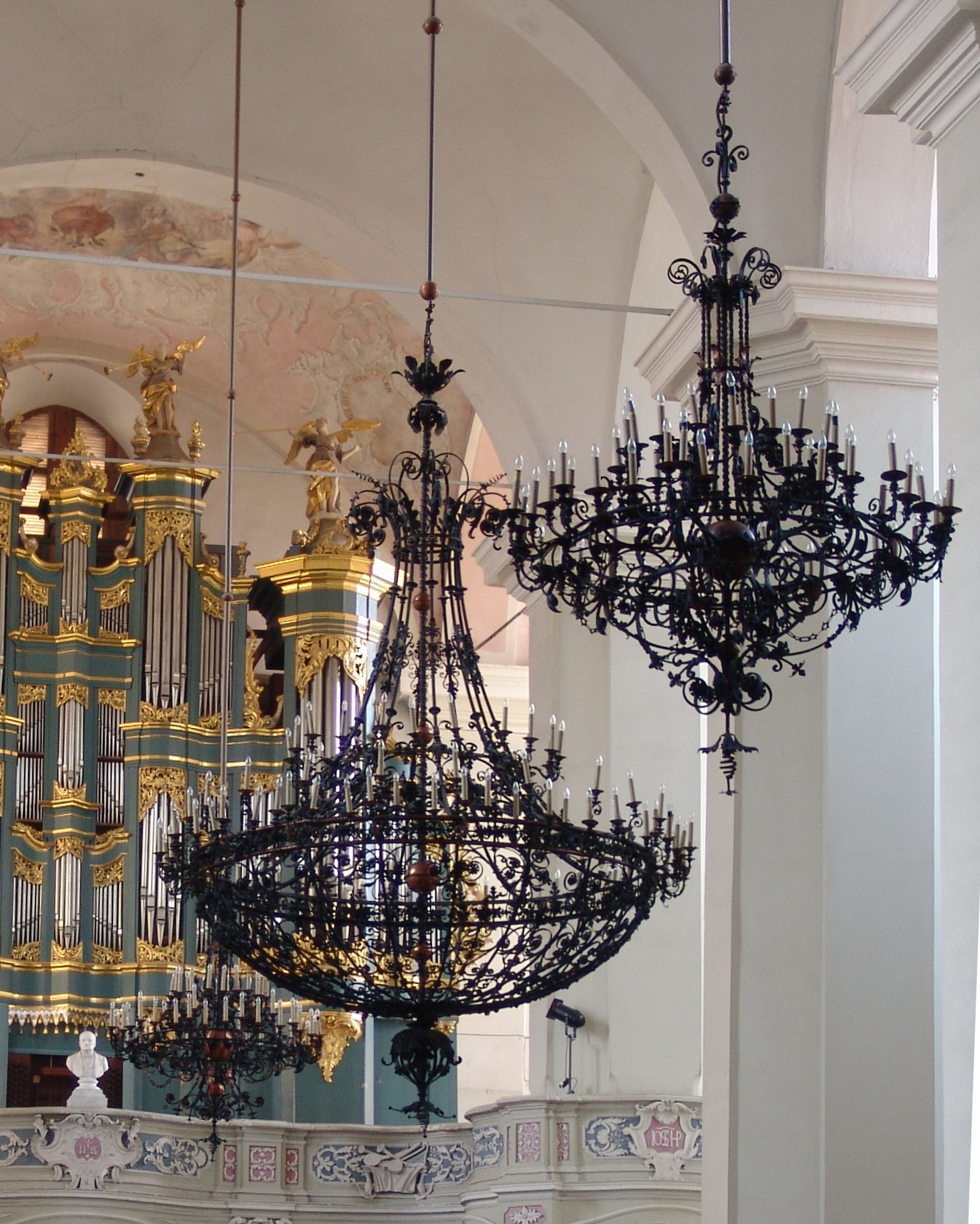 Chandeliers at the Church of John the Baptist and St. John the Apostle and Evangelist in Vilnius. Photo by Aloyzas Petrašiūnas, 2017